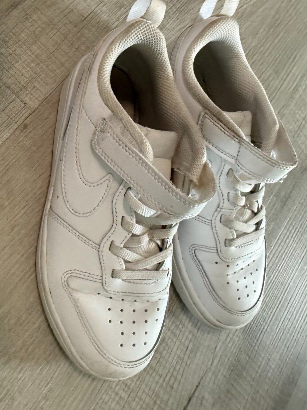 🤍 Nike Girls Youth White Low Top Sneakers